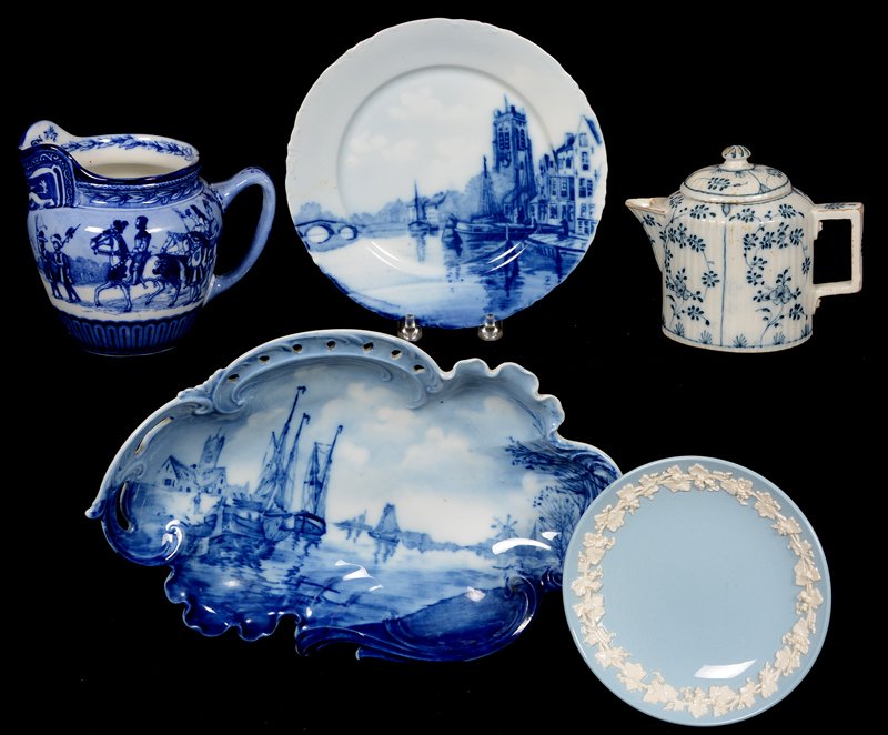 (8) BLUE AND WHITE AND FLOW BLUE ITEMS (1 of 4)