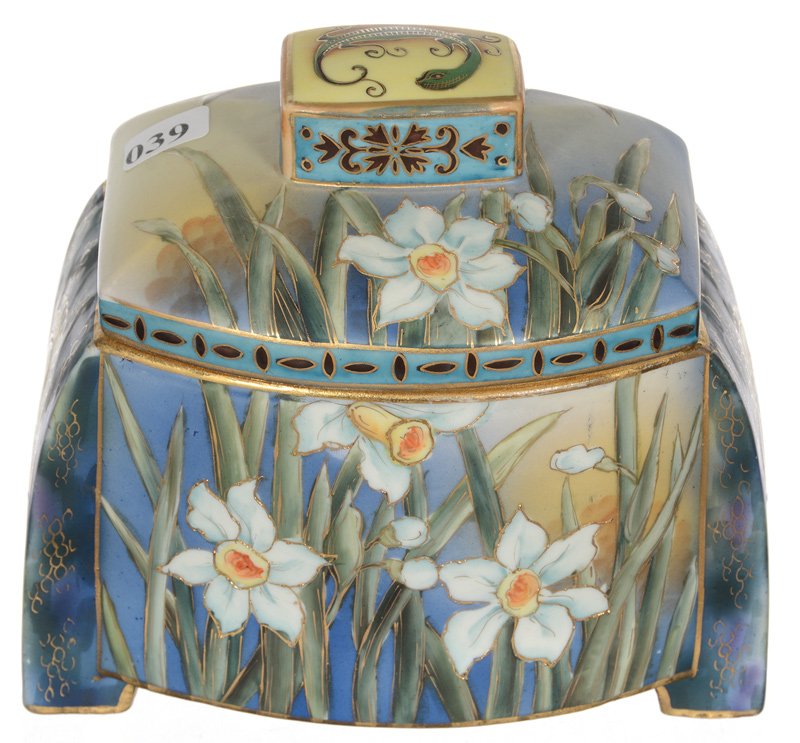 6" X 7" NIPPON (GREEN WREATH MARK) OBLONG COVERED HUMID: 6" X 7" NIPPON (GREEN WREATH MARK) OBLONG COVERED HUMIDOR BLUE AND YELLOW TONES WITH DAFFODIL DECOR - NICE GOLD STENCIL HIGHLIGHTS