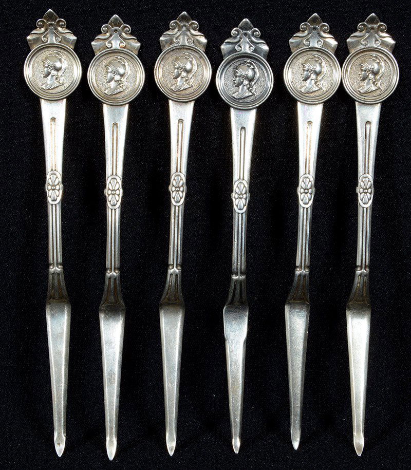 (6) MARKED GORHAM STERLING SILVER MEDALLION PATTERN PIC (1 of 5)