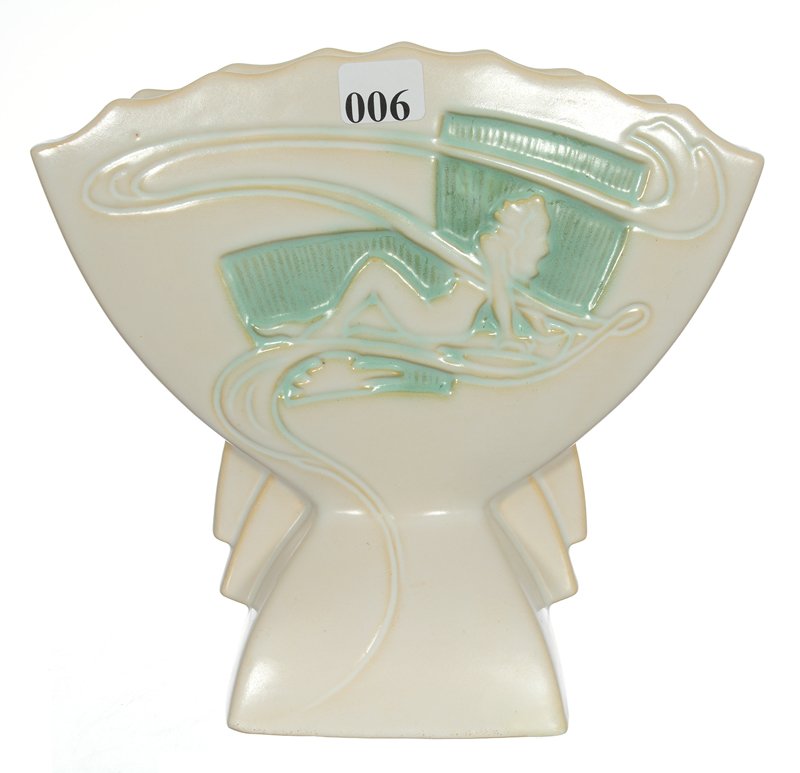 ROSEVILLE ART POTTERY #783-7" FAN SHAPED VASE (1 of 3)