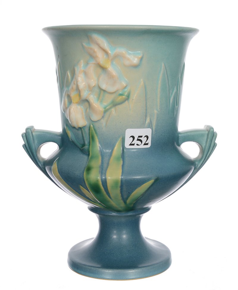 ROSEVILLE ART POTTERY #923-8" PEDESTAL TWO HANDLED VASE (1 of 2)