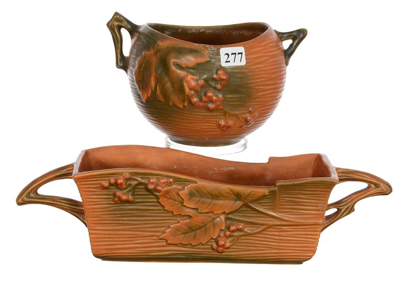 (1) ROSEVILLE ART POTTERY BUSHBERRY PATTERN ITEMS (1 of 2)
