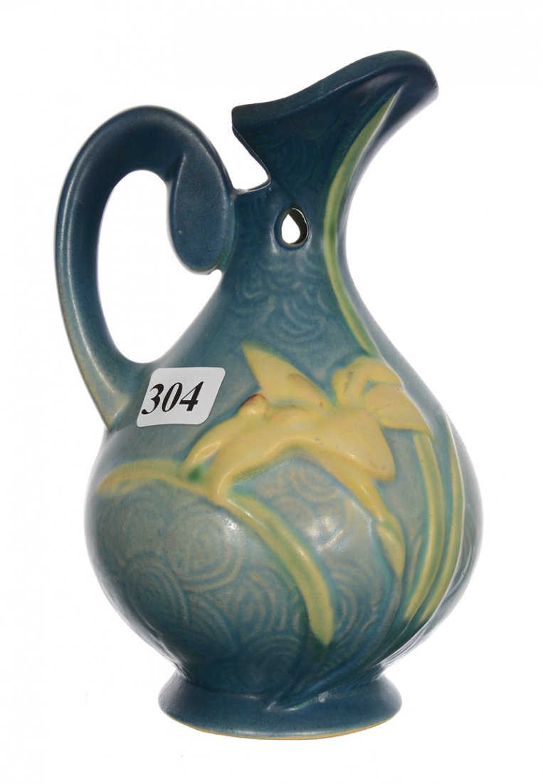 ROSEVILLE ART POTTERY #22-5" HANDLED EWER (1 of 2)