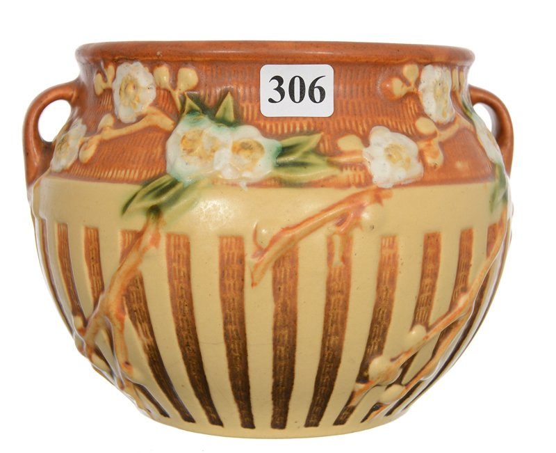 ROSEVILLE ART POTTERY 5" X 6 1/2" TWO HANDLED VASE (1 of 2)