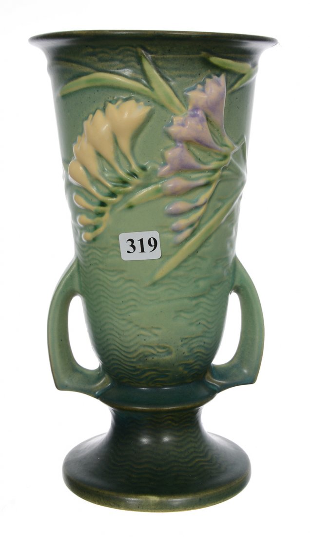 ROSEVILLE ART POTTERY #125-10" TWO HANDLED VASE (1 of 2)