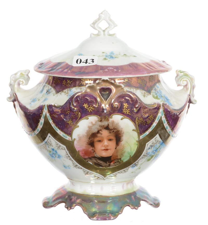 7 1/2" UNMARKED STEEPLE MOLD TWO-HANDLED CRACKER JAR (1 of 4)