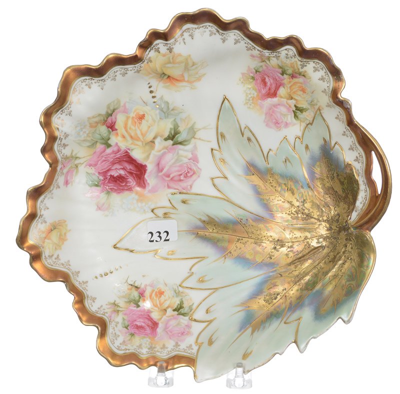 10 3/4" UNMARKED R.S.PRUSSIA LEAF MOLD TWO-HANDLED CAKE (1 of 3)