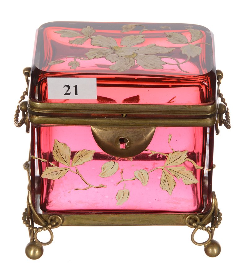 4 3/4" X 4" CRANBERRY MOSER STYLE ART GLASS HINGED (1 of 4)