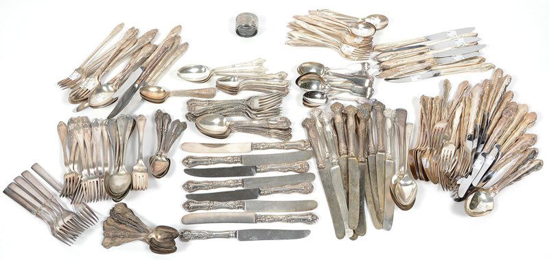 LARGE ASSORTMENT OF SILVERPLATE FLATWARE (1 of 8)