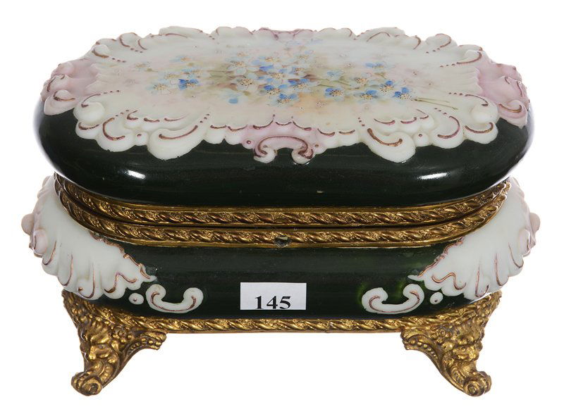 4 3/4" X 8" X 4 1/2" Wavecrest (Banner Mark) Oval: 4 3/4" X 8" X 4 1/2" Wavecrest (Banner Mark) Oval Hinged Dresser Box - Dark Green Border With Pink And White Field Of Blue Floral Decor - Original Key
