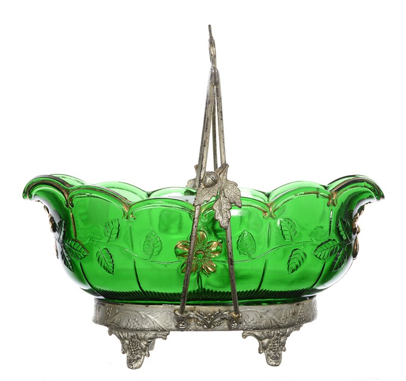 10 1/2" X 11 1/4" BRIDES BASKET (1 of 3)