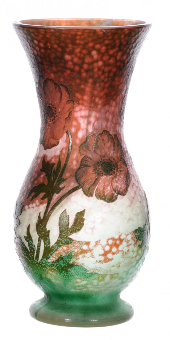 RARE! 11.75" SIGNED DAUM NANCY FRENCH CAMEO VASE: RARE! 11.75" SIGNED DAUM NANCY FRENCH CAMEO PEDESTAL VASE - FROSTED BACKGROUND W/MOTTLED RED AND GREEN HIGHLIGHTS - CARVED GREEN OVERLAY W/POPPY DECOR - HAMMERED EFFECT ON BODY SURFACE - BEAUTIFUL!