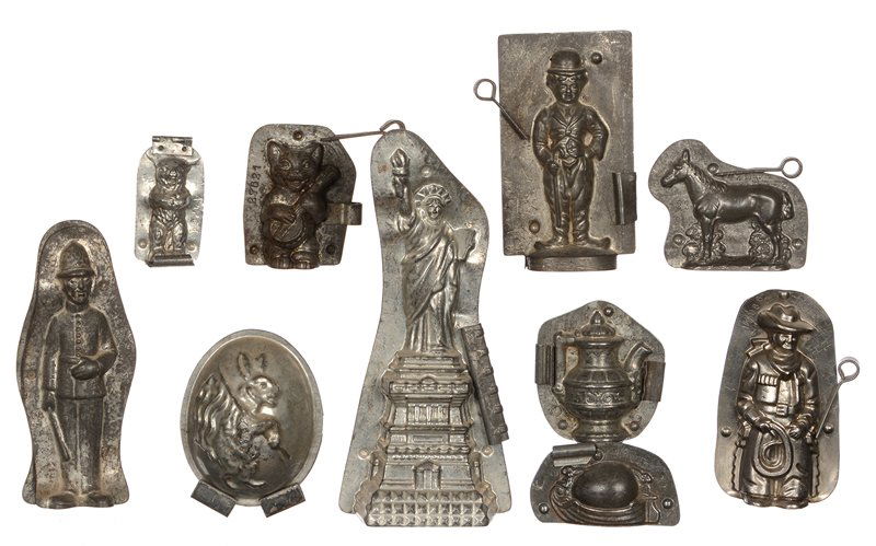 (10) VINTAGE CHOCOLATE MOLDS INCLUDING (1 of 3)