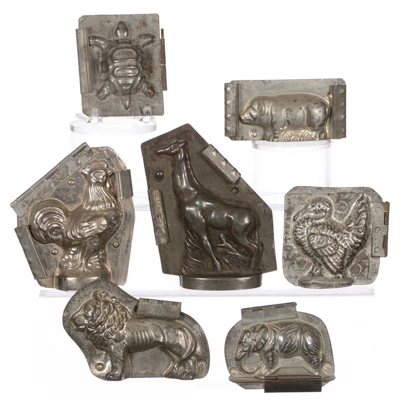 (7) VINTAGE CHOCOLATE MOLDS INCLUDING (1 of 3)