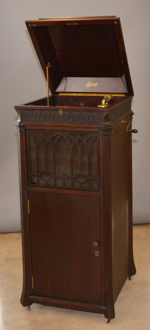 51" X 23" X 21" EDISON MODEL C250 RECORD PLAYER: BEAUTIFUL MAHOGANY CASE - EXCELLENT WORKING CONDITION - SELLS WITH OVER (70) DIAMOND DISCS - SERIAL #SM37359