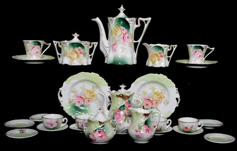 (2) CHILDREN'S TEA SETS (1 of 5)