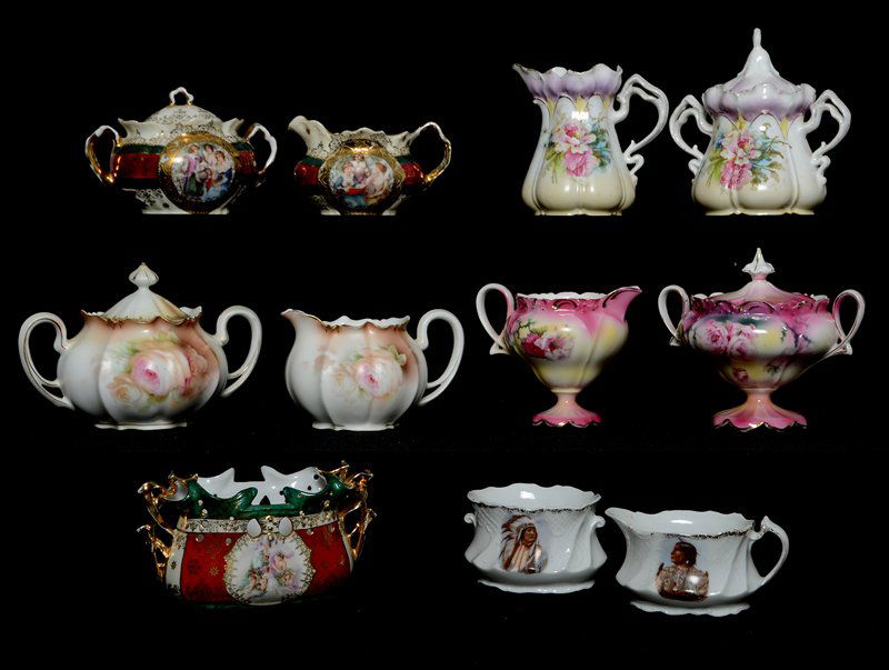 BOX OF 11 MISC. CREAMERS & SUGARS (1 of 10)