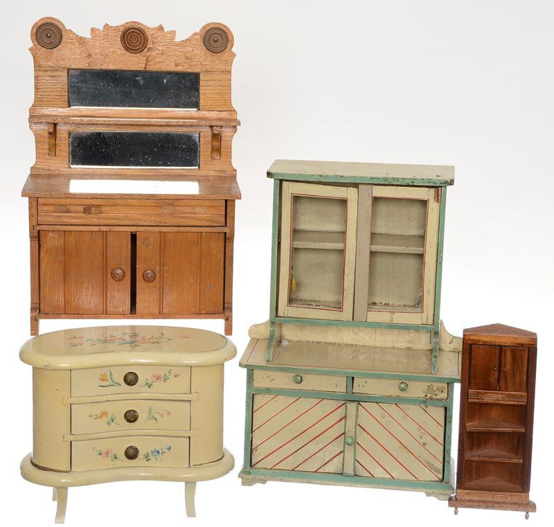 (4) CHILDREN AND DOLL FURNITURE ITEMS INCLUDING (1 of 5)