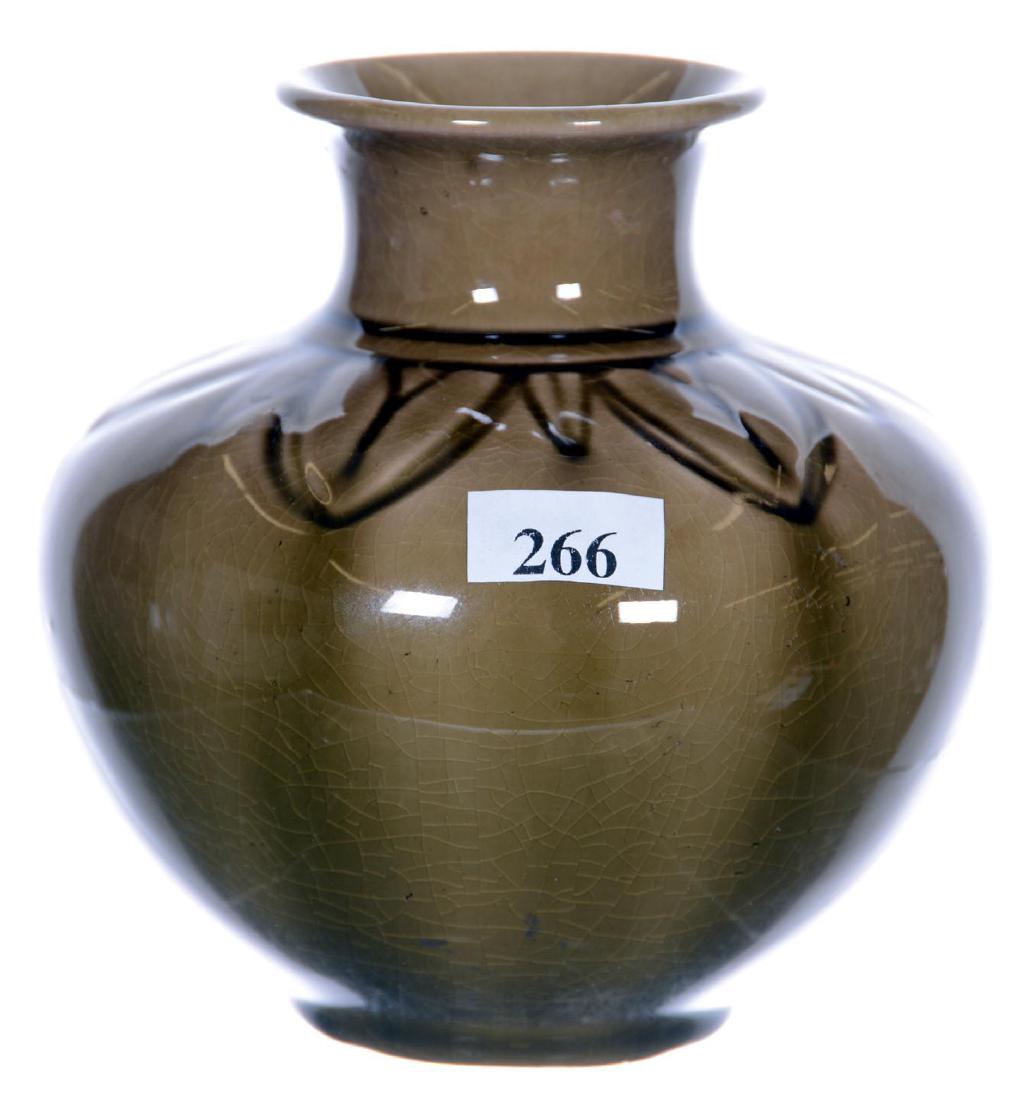 5.25" X 5" MARKED ROOKWOOD #7062 ART POTTERY VASE (1 of 3)