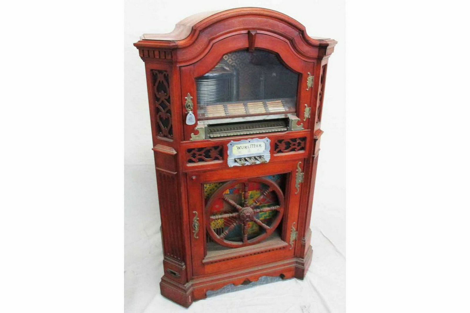 Wurlitzer Wagon Wheel Jukebox Model 780 Aug 28, 2019 Empire Auctions Toronto in Canada