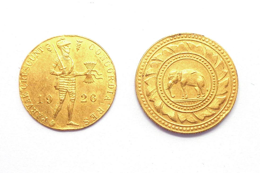 Gold coin and medallion (1 of 1)