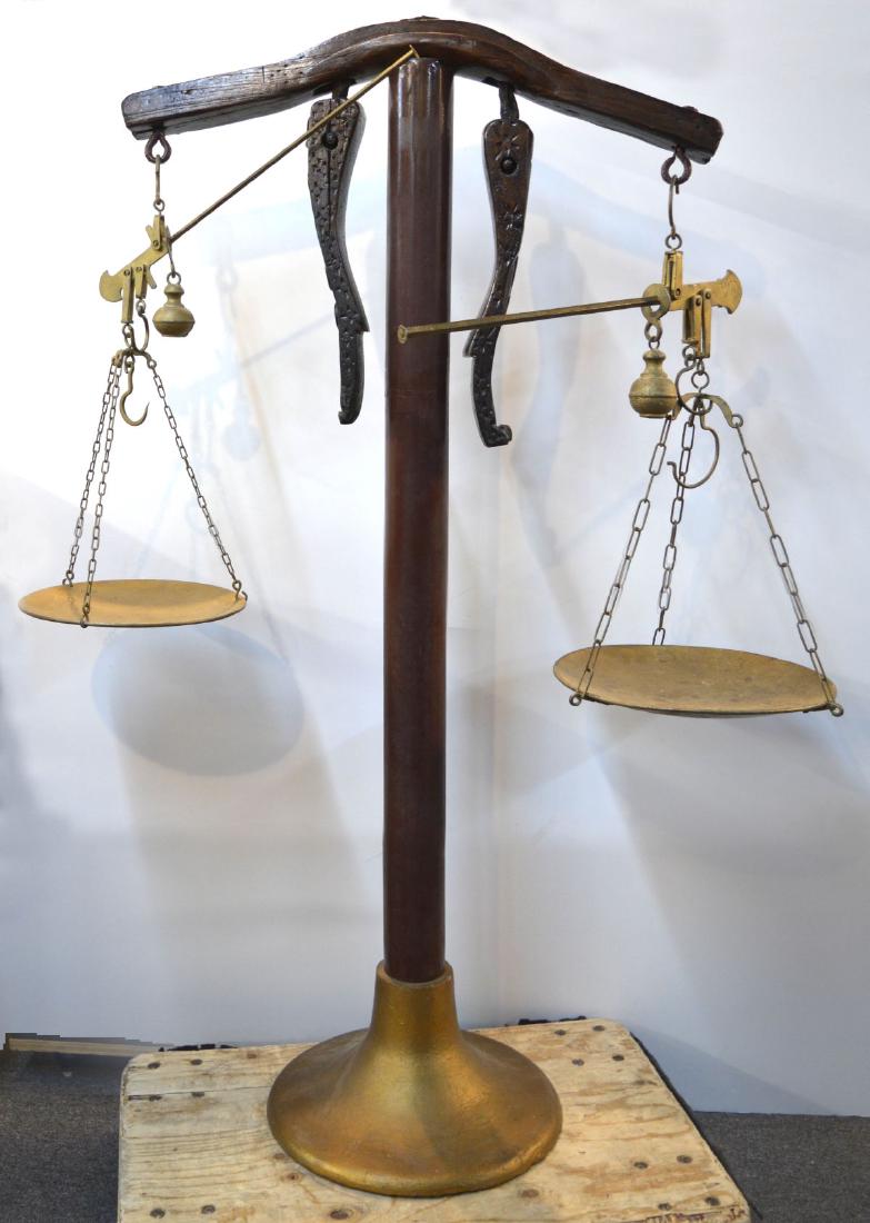 Vintage Italian balance scale (1 of 1)