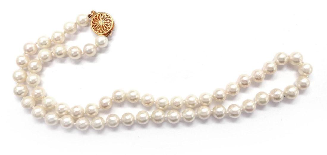 Japanese Akoya pearl necklace (1 of 1)