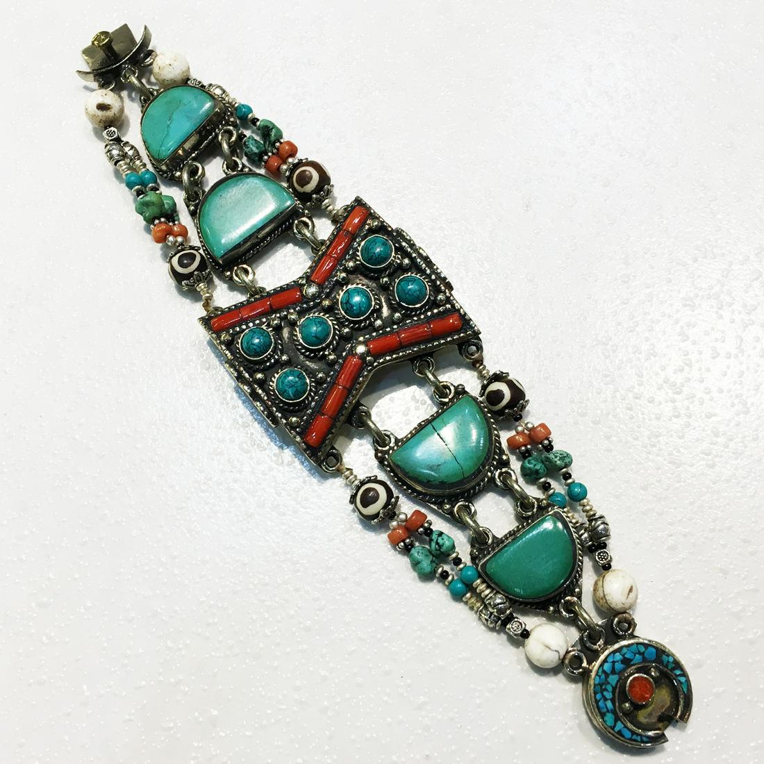 Gypsy Ethnic Antique Choker Handmade Bracelet: TIBETAN TURQUOISE & CORAL HANDMADE BRACELET Weight: 50 Gram Approx Gemstones: Turquoise & Coral, Lapis Brand: Handmade Bracelet Length: 6 to 7 Inch Country/Region of Manufacture: Kathmandu/Nepal