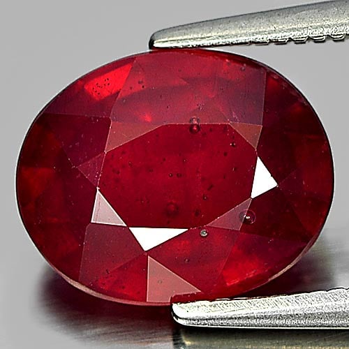 Red Ruby 3.43 Ct. Oval Shape 9.9 x 8 Mm. Natural Gemstone From Mozambique (1 of 3)