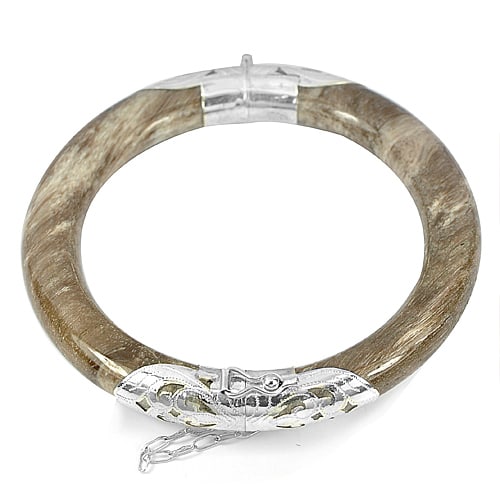 246 Ct. Natural Petrified Wood Unique Pattern White Brown Bangle with Silver: Product ID: 819101963 / Product Name: Natural Petrified Wood / Weight: 246.00 CT. / Size: 81 x 60 x 9 MM. / Shape: Round / Color: Multi-Color / Clarity:Opaque / Luster: High Quality / Gems Origin: Tha