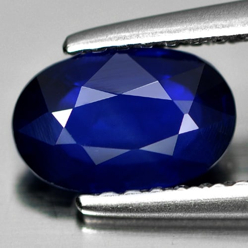 Certified Blue Sapphire 1.19 Ct. VVS Oval Shape 7.82 x 5.03 Mm. Natural Gemstone From Thailand: Product ID: 806005578 Product Name: Natural Blue Sapphire Weight: 1.19 CT. Size: 7.82 x 5.03 x 2.93 MM. Shape: Oval Color: Blue Clarity:VVS Luster: Good Gems Origin: Thailand Treatment: Heated Crystal
