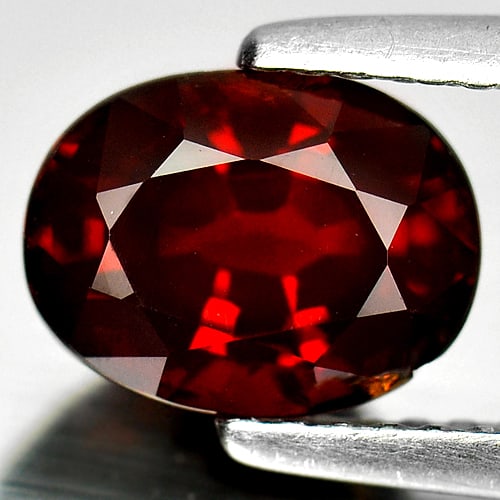 Orangish Red Spessartine Garnet 2.33 Ct. Oval Shape 8.3 x 6.4 Mm. Natural Gemstone Unheated: Product ID: 802919771 / Product Name: Natural Spessartine / Weight: 2.33 CT. / Size: 8.3 x 6.4 x 4.9 MM. / Shape: Oval / Color: Orangish Red / Clarity:VSI / Luster: Good / Gems Origin: Nigeria / Treat
