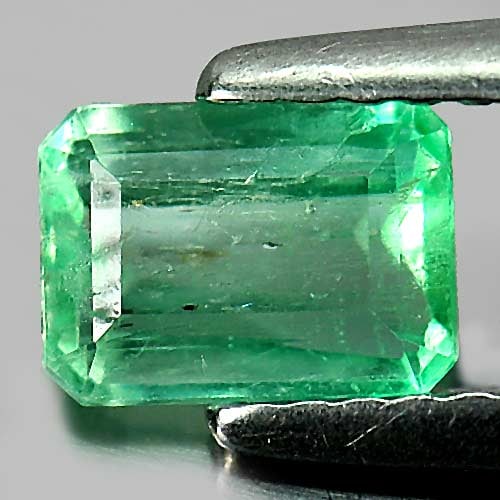 Green Emerald 0.73 Ct. Octagon Shape 6.5 x 4.7 Mm. Natural Gemstone Unheated: Product ID: 802403410 / Product Name: Natural Emerald / Weight: 0.73 CT. / Size: 6.5 x 4.7 x 3.2 MM. / Shape: Octagon / Color: Green / Clarity:SI1 / Luster: Good / Gems Origin: Columbia / Treatment: U
