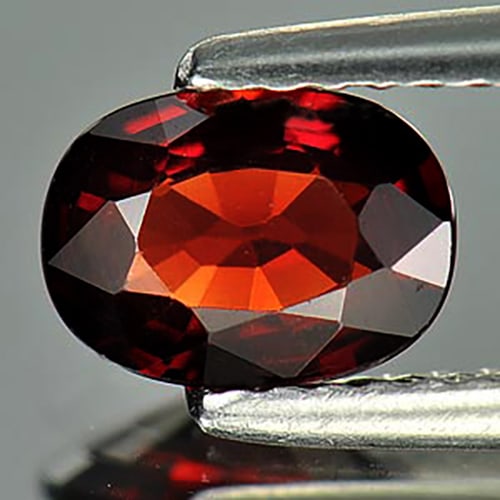Orangish Red Rhodolite Garnet 0.97 Ct. VVS Oval Shape 7.2 x 5.2 Mm. Natural Gemstone Unheated: Product ID: 802924989 / Product Name: Natural Rhodolite / Weight: 0.97 CT. / Size: 7.2 x 5.2 x 3 MM. / Shape: Oval / Color: Orangish Red / Clarity:VVS / Luster: Good / Gems Origin: Mardagascar / Treat