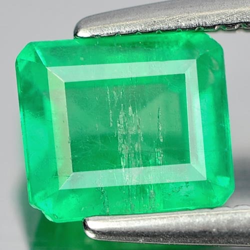 Green Emerald 0.85 Ct. Octagon Shape 6.1 x 5.4 Mm. Natural Gemstone Unheated: Product ID: 802402848 / Product Name: Natural Emerald / Weight: 0.85 CT. / Size: 6.1 x 5.4 x 3.6 MM. / Shape: Octagon / Color: Green / Clarity:SI / Luster: Good / Gems Origin: Columbia / Treatment: Un