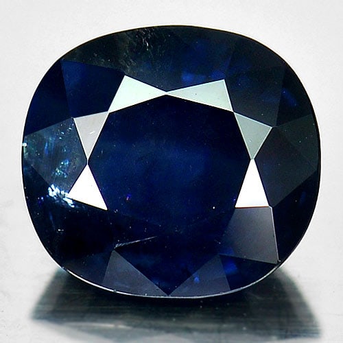 Blue Sapphire 2.95 Ct. Oval Shape 8.8 x 8 Mm. Natural Gemstone From Thailand: Product ID: 806011370 Product Name: Natural Blue Sapphire Weight: 2.92 CT. Size: 8.8 x 8 x 5 MM. Shape: Oval Color: Blue Clarity:VSI Luster: Good Gems Origin: Thailand Treatment: Heated Crystal Struct