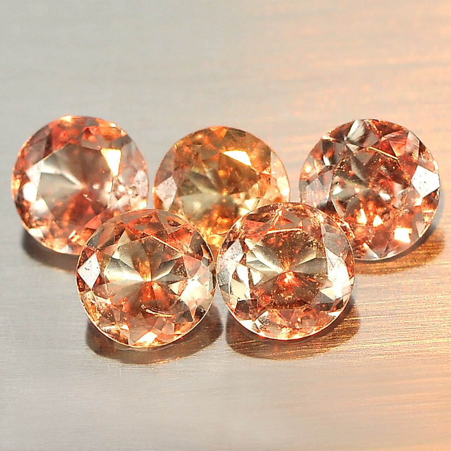 Natural Unheated Color Change Garnet 0.91 Ct. 5 Pcs. Round Shape 3.5 Mm. Gemstone From Nigeria: Product ID: 802927047 Product Name: Natural Color Change Garnet Weight: 0.91 CT. Size: 3.5 x 3.5 x 1.7 MM. Shape: Round Color: Champagne Change To Orange Clarity:VS Luster: Very Good Gems Origin: Nige