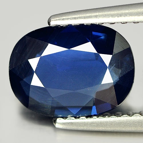 Certified Natural Blue Sapphire 1.92 Ct. VVS Oval Shape 8.96 x 6.75 Mm. Gemstone From Thailand: Product ID: 806003820 Product Name: Natural Blue Sapphire Weight: 1.92 CT. Size: 8.96 x 6.75 x 3.17 MM. Shape: Oval Color: Blue Clarity:VVS Luster: Good Gems Origin: Bangkaja ,Thailand Treatment: Heat