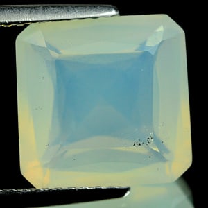 Natural White Opal 4.31 Ct. Octagon Shape 11.1 Mm Gemstone From Ethiopia: Product ID: 818715165 Product Name: Natural Opal Weight: 4.31 CT. Size: 11.1 x 11.1 x 6.4 MM. Shape: Octagon Color: White Clarity:Semi - Transparent Luster: Good Gems Origin: Ethiopia Treatment: Unhea