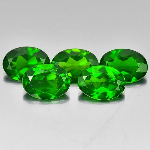 Natural Green Chrome Diopside 3.71 Ct. 5 Pcs. Oval Shape 7.2 x 5 Mm. Gemstone From Russia: Product ID: 801604680 Product Name: Natural Chrome Diopside Weight: 3.71 CT. Size: 7.2 x 5 x 2.9 MM. Shape: Oval Color: Green Clarity:VSI Luster: Good Gems Origin: Russia Treatment: Unheated Crystal S