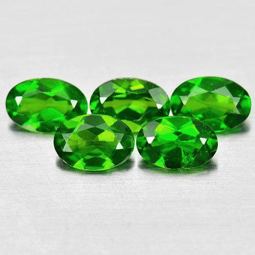 Natural Chrome Diopside Green 2.27 Ct. 5 Pcs. Oval Shape 6 x 4.1 Mm. Gemstones From Russia: Product ID: 801604382 Product Name: Natural Chrome Diopside Weight: 2.27 CT. Size: 6 x 4.1 x 3 MM. Shape: Oval Color: Green Clarity:VS -VSI Luster: Good Gems Origin: Russia Treatment: Unheated Crystal