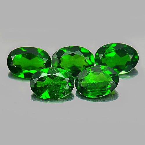 Natural Green Chrome Diopside 3.70 Ct. 5 Pcs. Oval Shape 7.1 x 5.1 Mm. Unheated Gemstone: Product ID: 801604579 Product Name: Natural Chrome Diopside Weight: 3.70 CT. Size: 7.1 x 5.1 x 3.1 MM. Shape: Oval Color: Green Clarity:VSI Luster: Good Gems Origin: Russia Treatment: Unheated Crystal