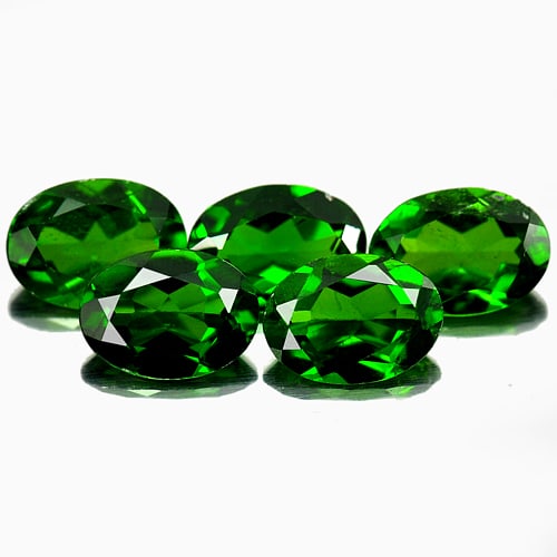 Natural Green Chrome Diopside 3.87 Ct. 5 Pcs. Oval Shape 7.1 x 5.2 Mm. Gemstone: Product ID: 801604694 Product Name: Natural Chrome Diopside Weight: 3.87 CT. Size: 7.1 x 5.2 x 3 MM. Shape: Oval Color: Green Clarity:VSI Luster: Good Gems Origin: Russia Treatment: Unheated Crystal S