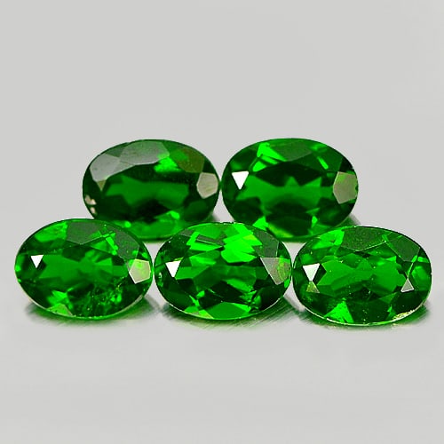 Natural Green Chrome Diopside 4.01 Ct. 5 Pcs. Oval Shape 7 x 5 Mm. Unheated Gemstones From Russia: Product ID: 801604593 Product Name: Natural Chrome Diopside Weight: 4.01 CT. Size: 7 x 5.1 x 2.9 MM. Shape: Oval Color: Green Clarity:VSI Luster: Good Gems Origin: Russia Treatment: Unheated Crystal S