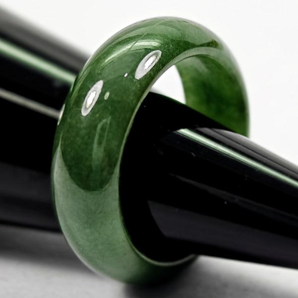 Natural Green Rings Jade 17.90 Ct. Size 7 Gemstone Unheated (1 of 3)