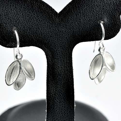 925 Sterling Silver Jewelry Modern Design Leaf Loop Earrings 2.89 Grams (1 of 3)