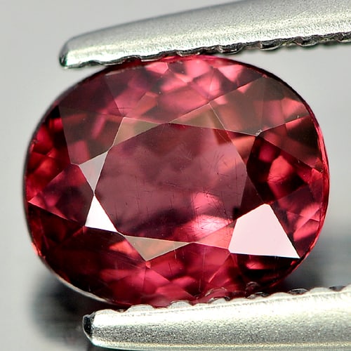 Natural Purple Pink Malaya Garnet 1.10 Ct. Oval Shape 6.7 x 5.5 Mm. xGemstone Unheated From: Product ID: 802922321 Product Name: Natural Mali Garnet Weight: 1.10 CT. Size: 6.7 x 5.5 x 3.4 MM. Shape: Oval Color: Pink Clarity:SI Luster: Good Gems Origin: Madagascar Treatment: Unheated Crystal S