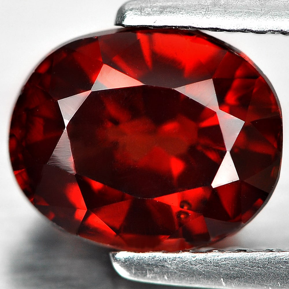 Natural Red Pyrope Garnet 2.30 Ct. Oval Shape 8.1 x 6.7 Mm. Gemstone Unheated From Madagascar: Product ID: 102905475 / Product Name: Natural Pyrope / Weight: 2.30 CT. / Size: 8.1 x 6.7 x 4.9 MM. / Shape: Oval / Color: Red / Clarity:VSI / Luster: Good / Gems Origin: Madagascar / Treatment: Unhea