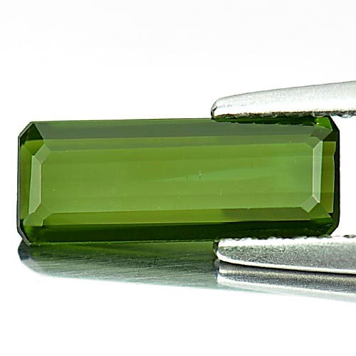 Natural Green Tourmaline 1.08 Ct. VVS Octagon Shape 11 x 4.3 Mm. Gemstone From Nigeria: Product ID: 807248594 Product Name: Natural Tourmaline Weight: 1.08 CT. Size: 11 x 4.3 x 2.2 MM. Shape: Octagon Color: Green Clarity:VVS Luster: Good Gems Origin: Nigeria Treatment: Unheated Crystal S
