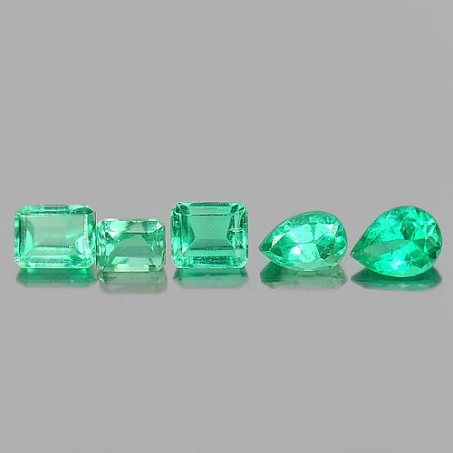 Natural Green Emerald 0.53 Ct. Mix Shape 5 Pcs. Gemstones Unheated From Columbia: Product ID: 802402191 Product Name: Natural Emerald Weight: 0.53 CT. Size: 3.2 x 2.5 x 1.7 To 3.7 x 2.8 x MM. Shape: Mix Shape Color: Green Clarity:SI Luster: Good Gems Origin: Columbia Treatment: Unh
